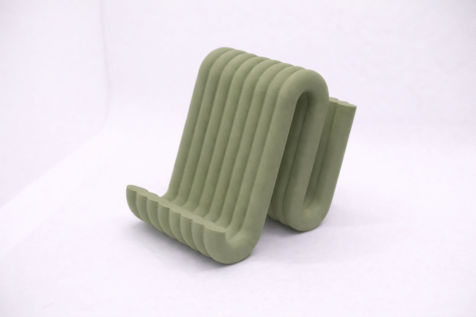 Wiggle mobile phone stand