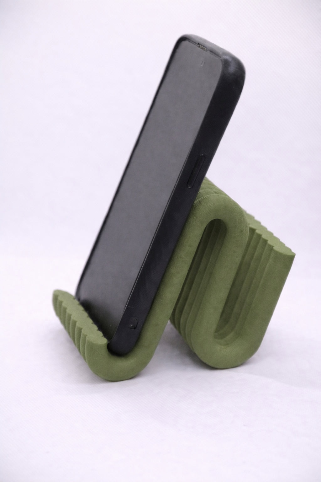 Wiggle mobile phone stand