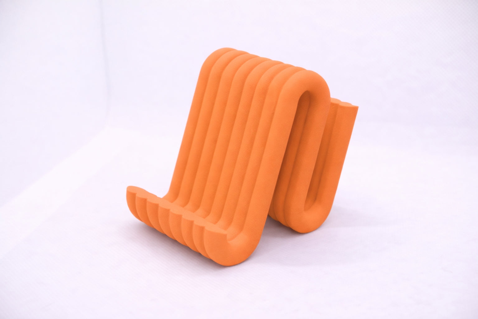 Wiggle mobile phone stand