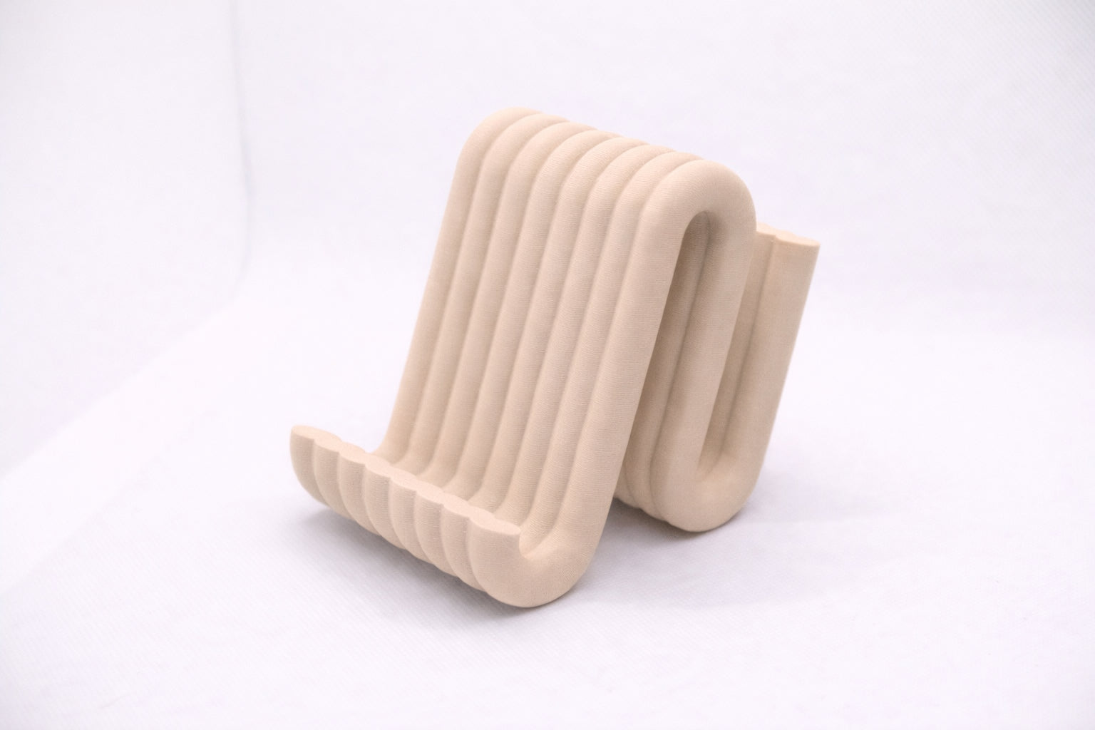 Wiggle mobile phone stand